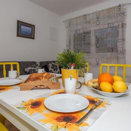 Apartment Dome Biograd Na Moru Bagian luar foto