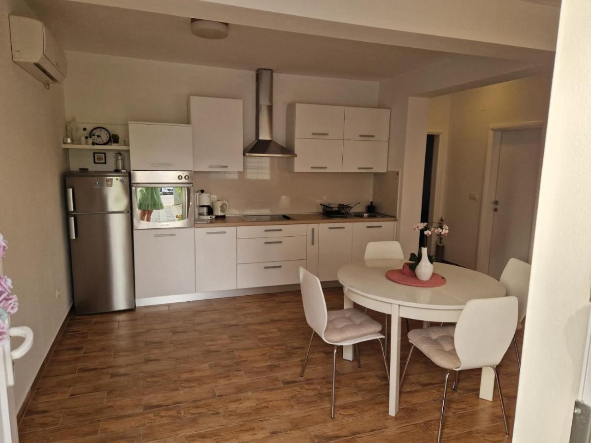Apartment Dome Biograd Na Moru Bagian luar foto