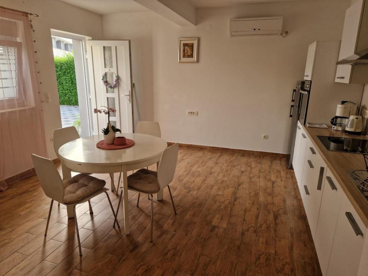 Apartment Dome Biograd Na Moru Bagian luar foto